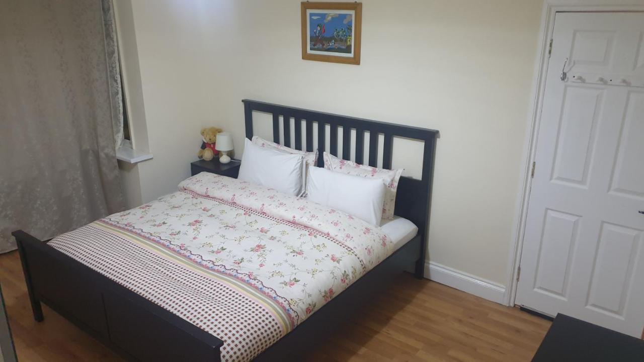 Guess Bungalow Wembley Apartment Лондон Екстериор снимка