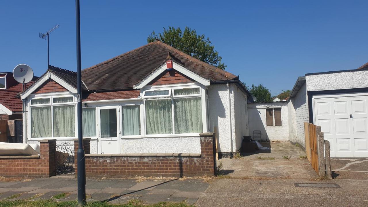 Guess Bungalow Wembley Apartment Лондон Екстериор снимка